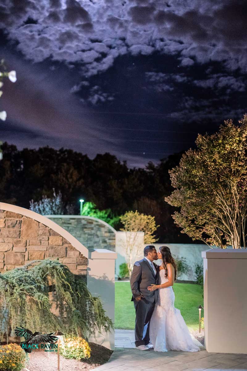 beautiful-nj-outdoor-wedding-ceremony-venue-landscaped-night